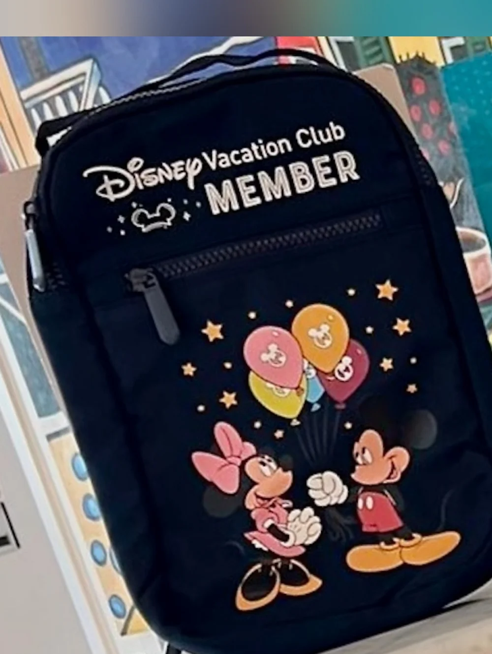 New Disney Vacation Club DVC Member Crossbody Bag 2026 Navy Blue - Picture 1 of 3